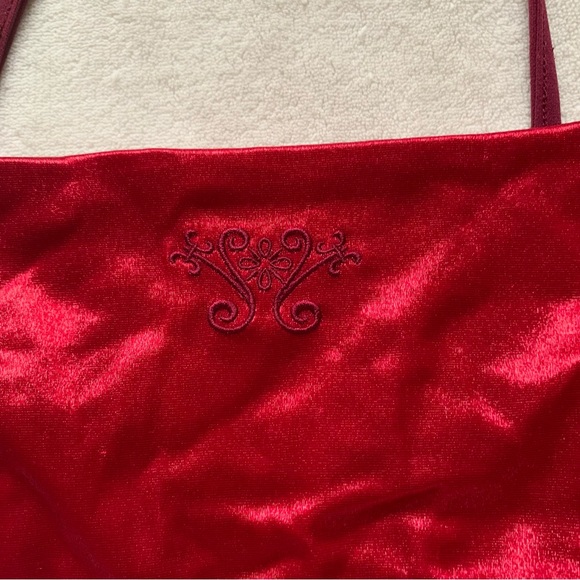 Vintage Red Satin Reversible Bra - Picture 4 of 6